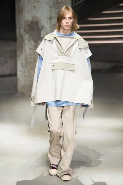 Look 23